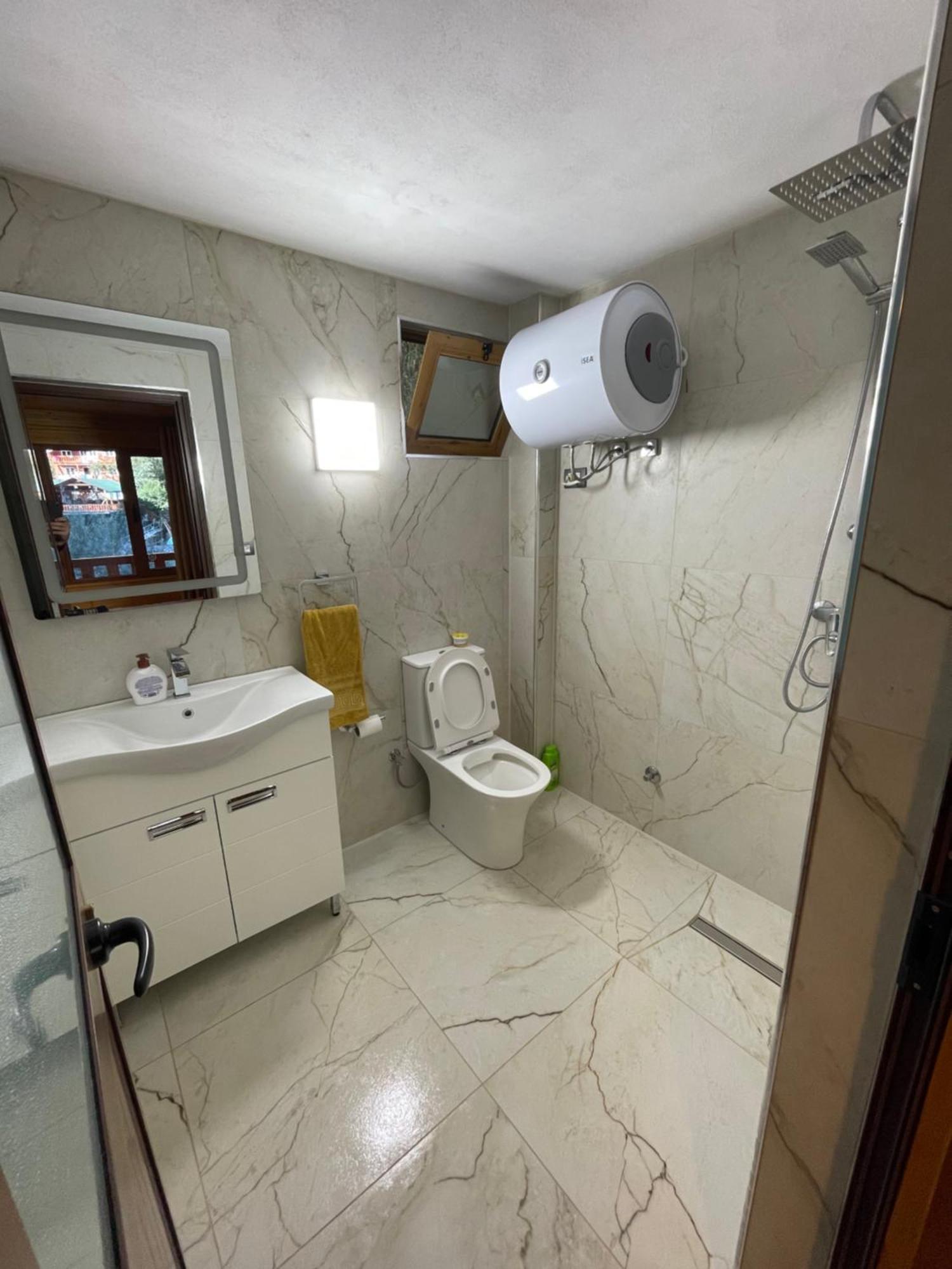 Guri I Lekes Guesthouse Moll' e Shoshit Luaran gambar